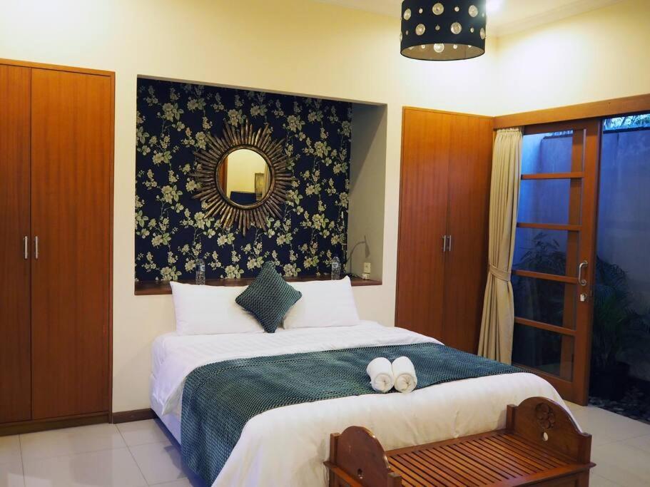 Sonti Villa Seminyak Exteriör bild